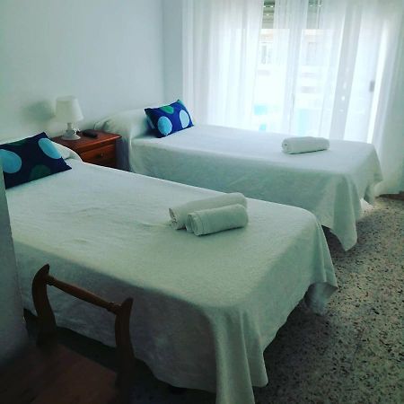 Отель Hostal La Parada Уэльва Экстерьер фото