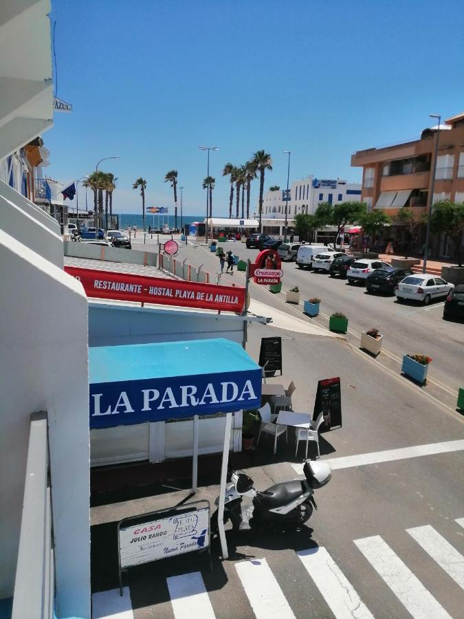 Отель Hostal La Parada Уэльва Экстерьер фото