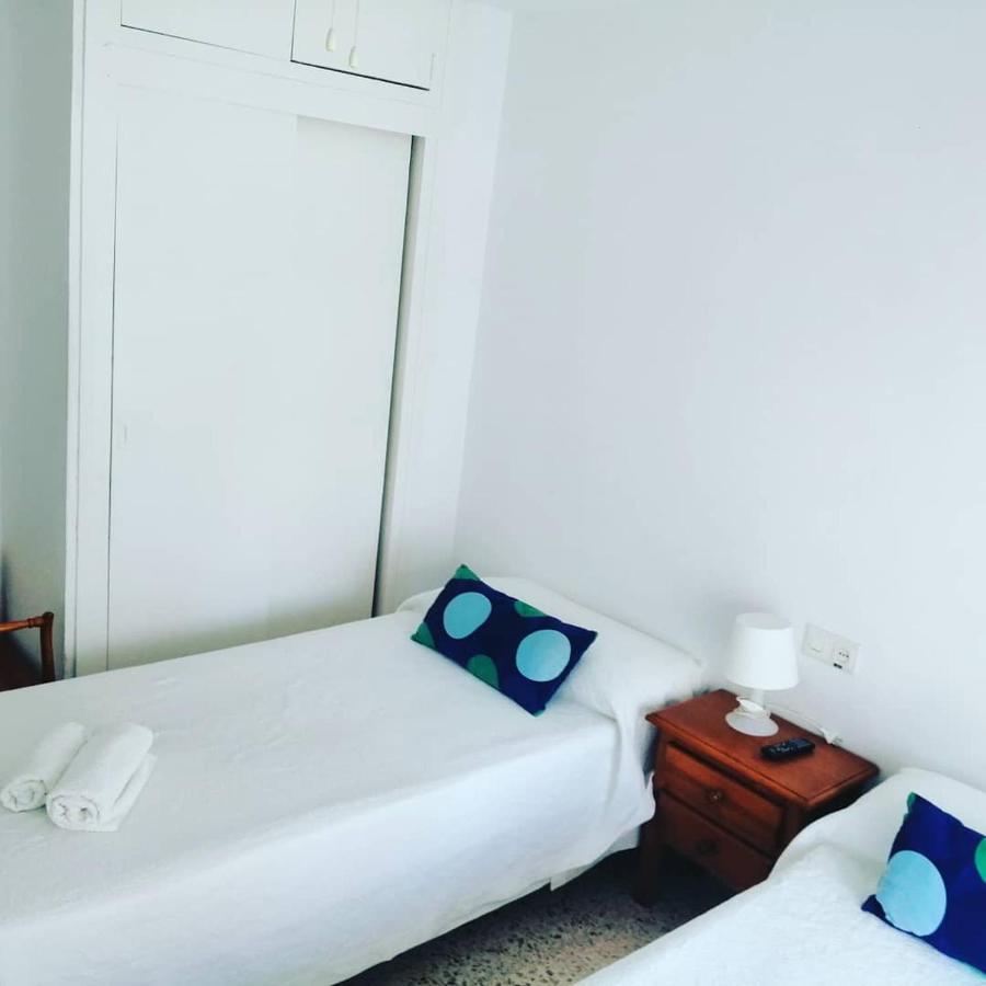 Отель Hostal La Parada Уэльва Экстерьер фото
