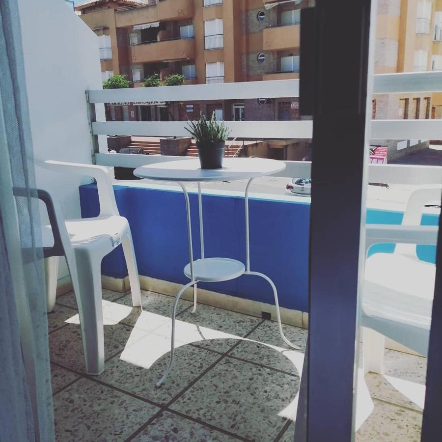 Отель Hostal La Parada Уэльва Экстерьер фото