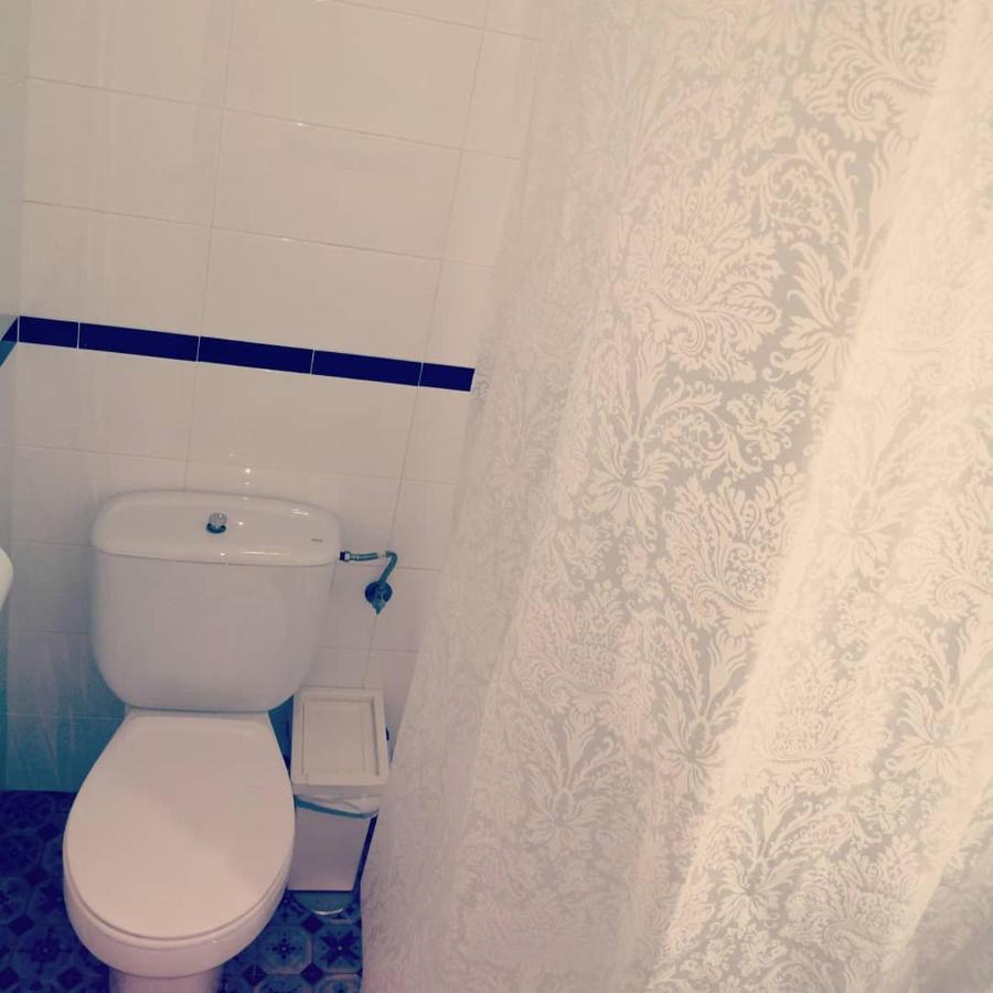 Отель Hostal La Parada Уэльва Экстерьер фото
