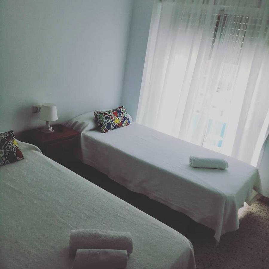 Отель Hostal La Parada Уэльва Экстерьер фото