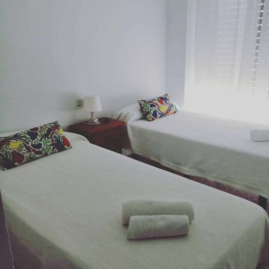 Отель Hostal La Parada Уэльва Экстерьер фото
