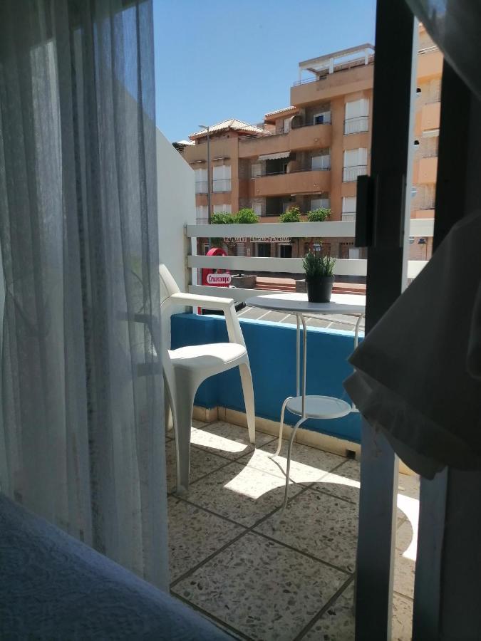 Отель Hostal La Parada Уэльва Экстерьер фото